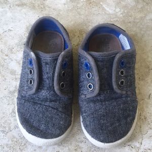 TOMS toddler size 6